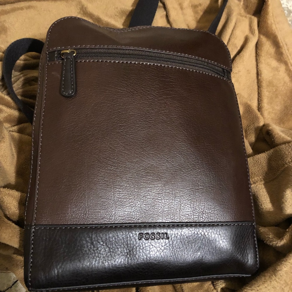 New FOSSIL iPad Crossbody bag